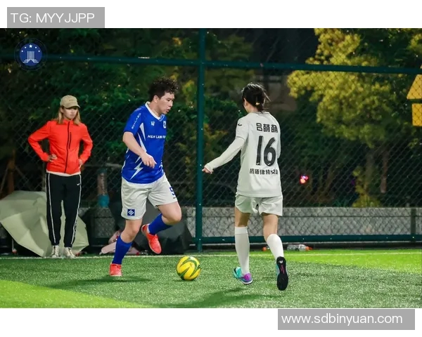 足球运动的魅力与全球发展趋势分析:从草根到职业化的转变与未来展望